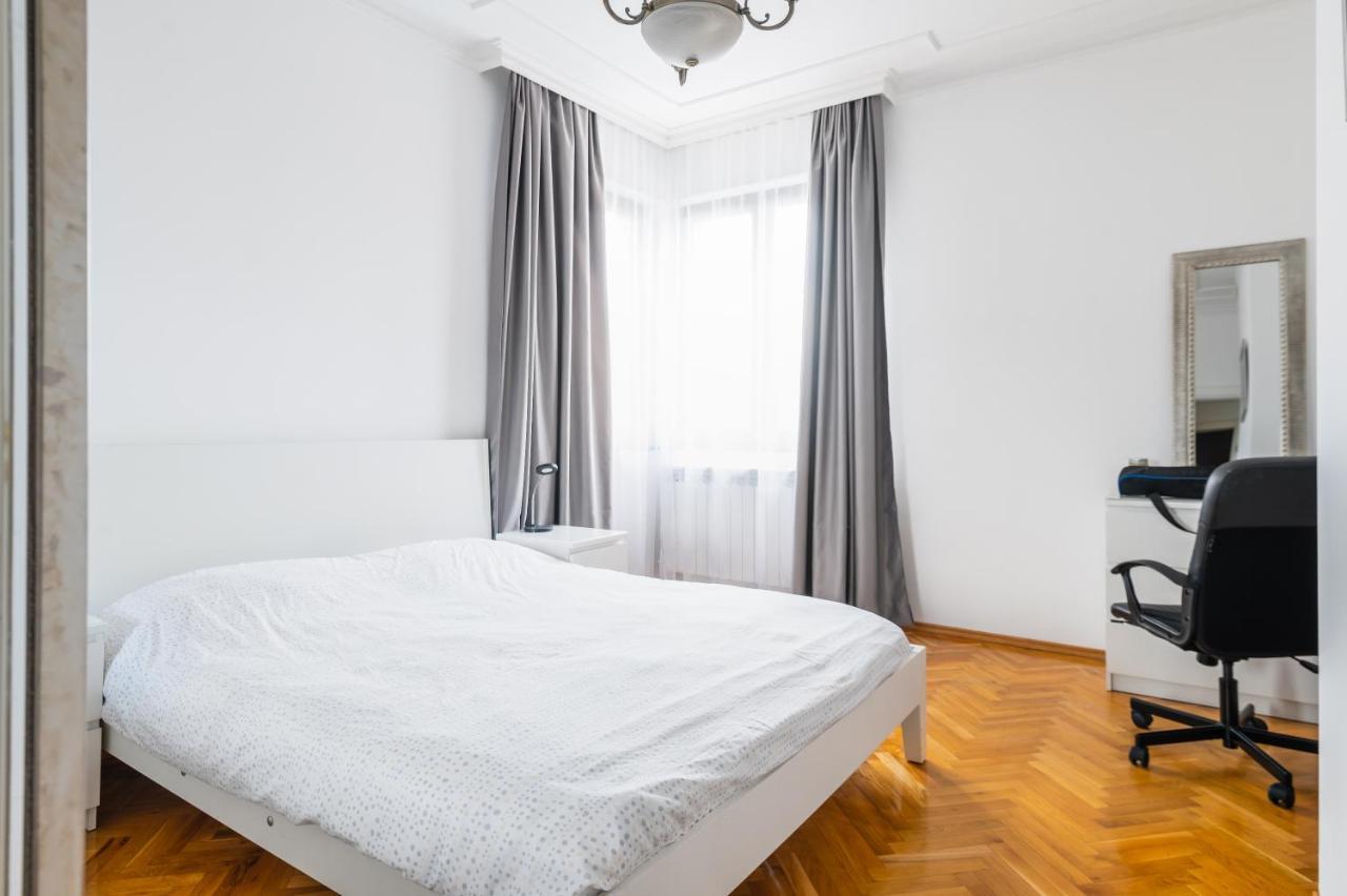Vitosha Str 2Bd White & Blue Apt By Flat Mаnager Sofia Buitenkant foto