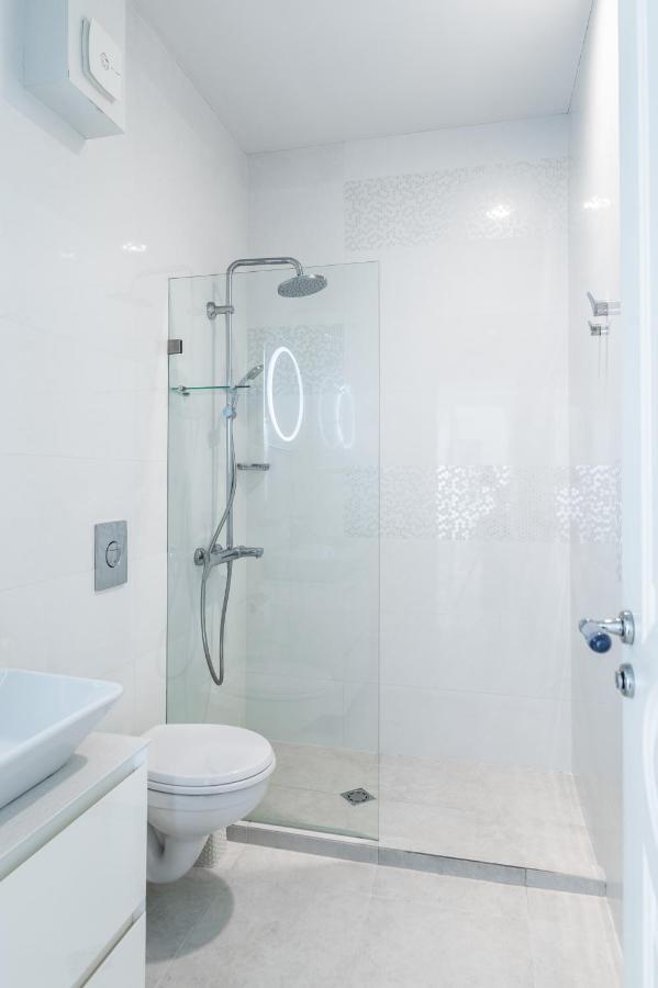 Vitosha Str 2Bd White & Blue Apt By Flat Mаnager Sofia Buitenkant foto